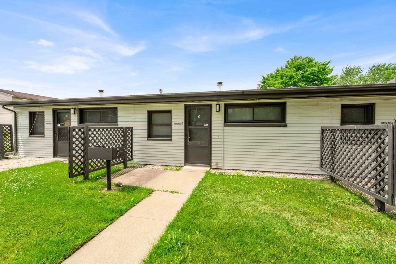 ONE11 CLINTON FLATS - Photo 3 of 8