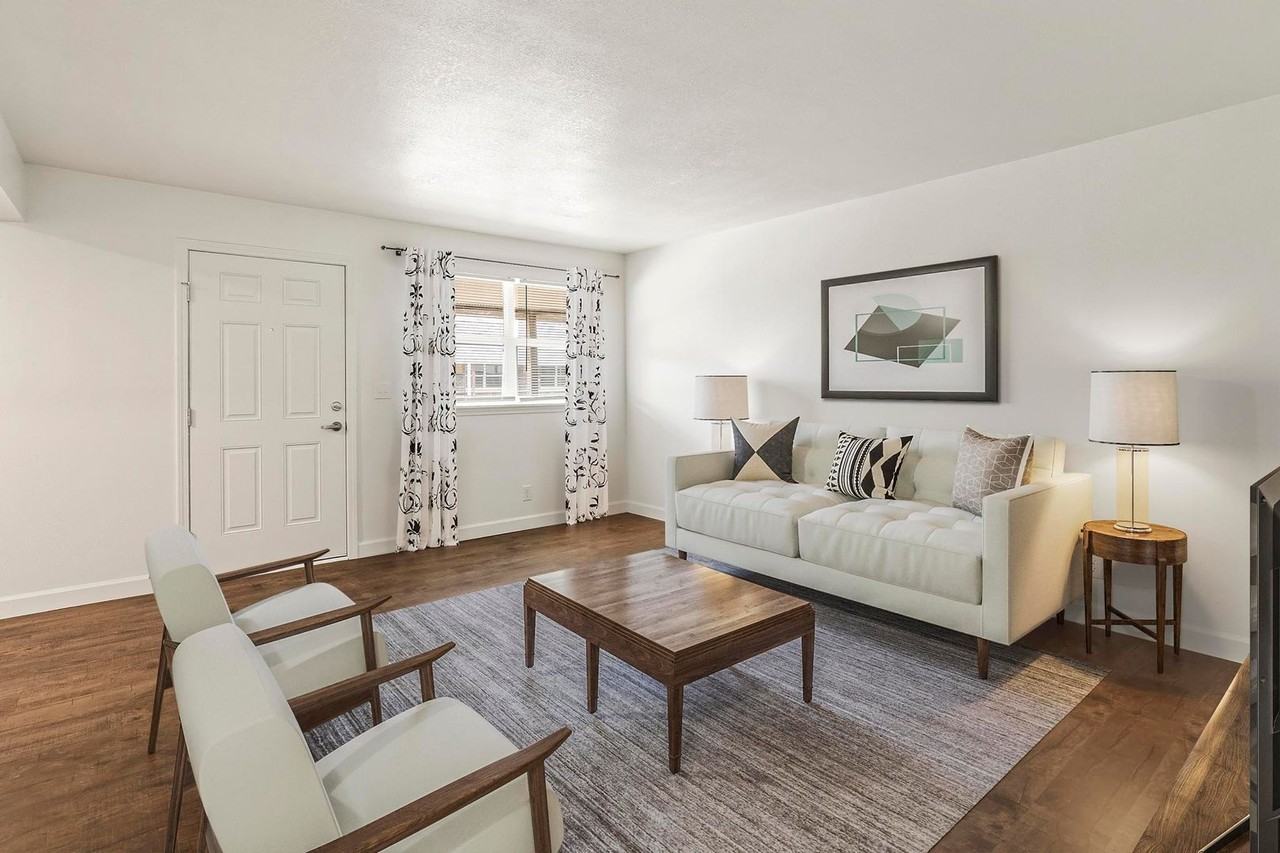 Metro Apartments at Collinsville North - Photo 3 of 50