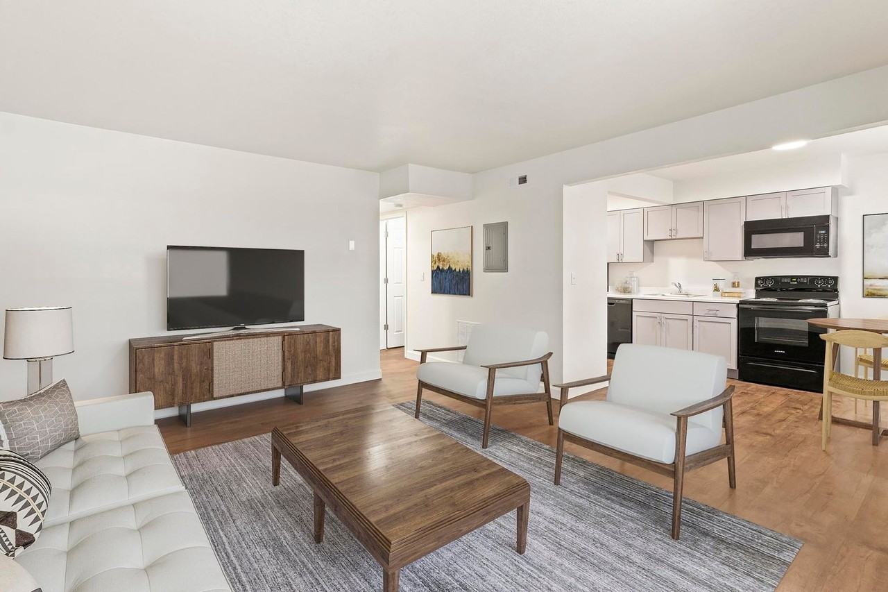 Metro Apartments at Collinsville North - Photo 5 of 50
