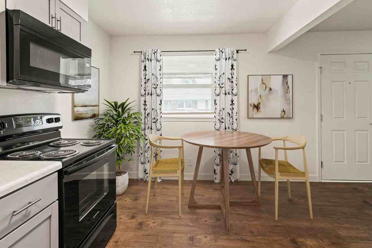 Metro Apartments at Collinsville North - Photo 7 of 50