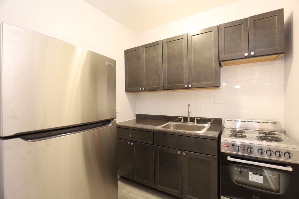 4511 N Malden St #2B - Photo 2 of 20
