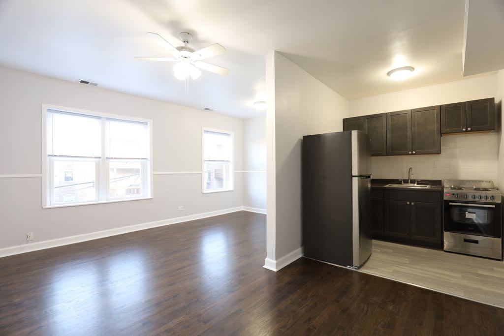4511 N Malden St #2B - Photo 4 of 20