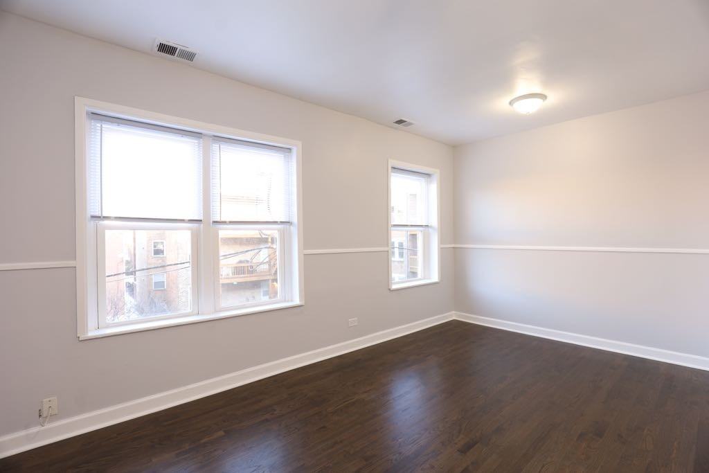 4511 N Malden St #2B - Photo 5 of 20