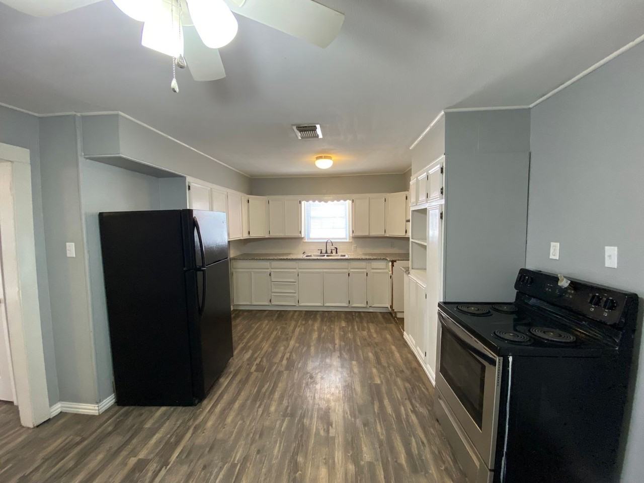 2008 Walnut St - Photo 2 of 12