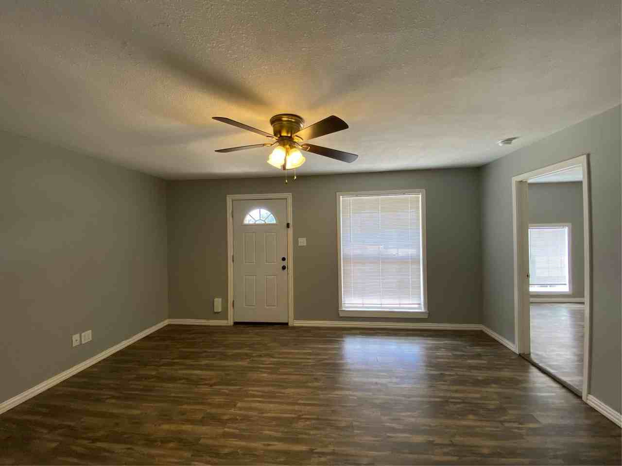 2008 Walnut St - Photo 4 of 12