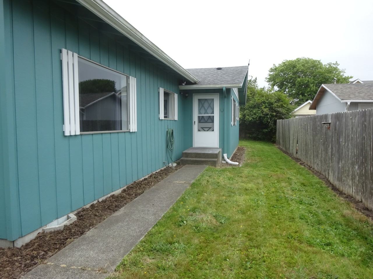 319 3rd Street Southeast - Photo 2 of 12