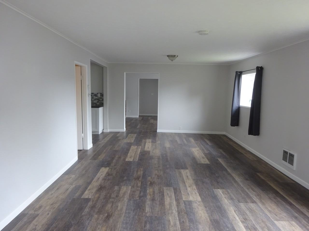 319 3rd Street Southeast - Photo 3 of 12