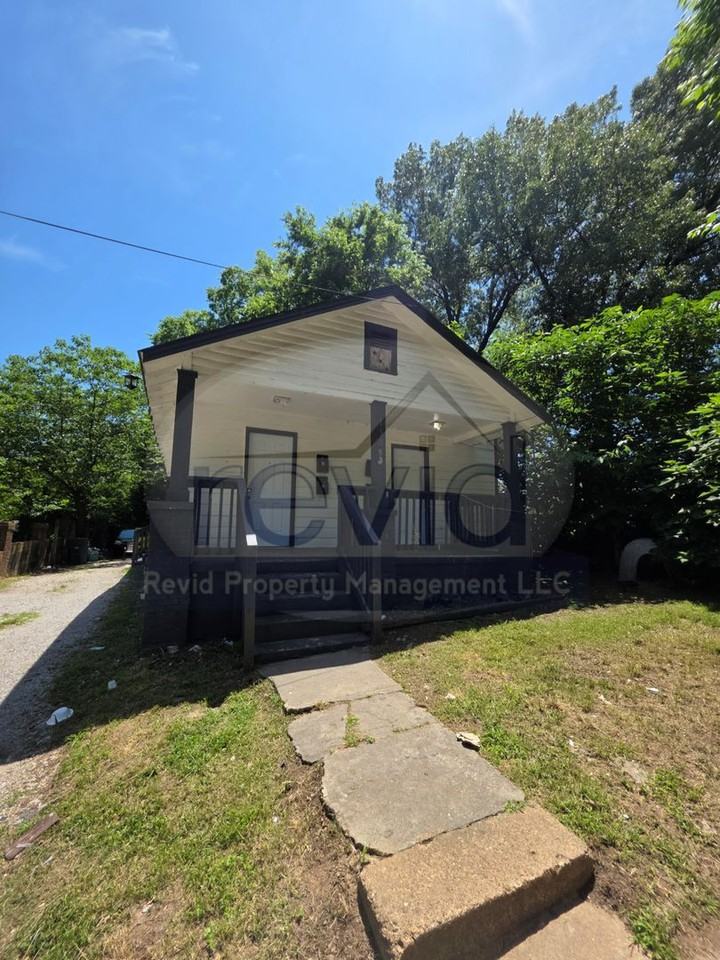 1303 E Trigg Ave #A - Photo 2 of 11