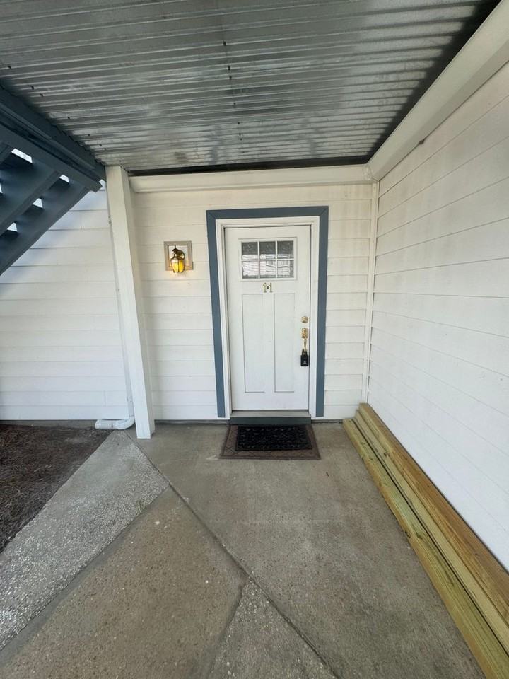 6545 N Lagoon Dr - Photo 3 of 42