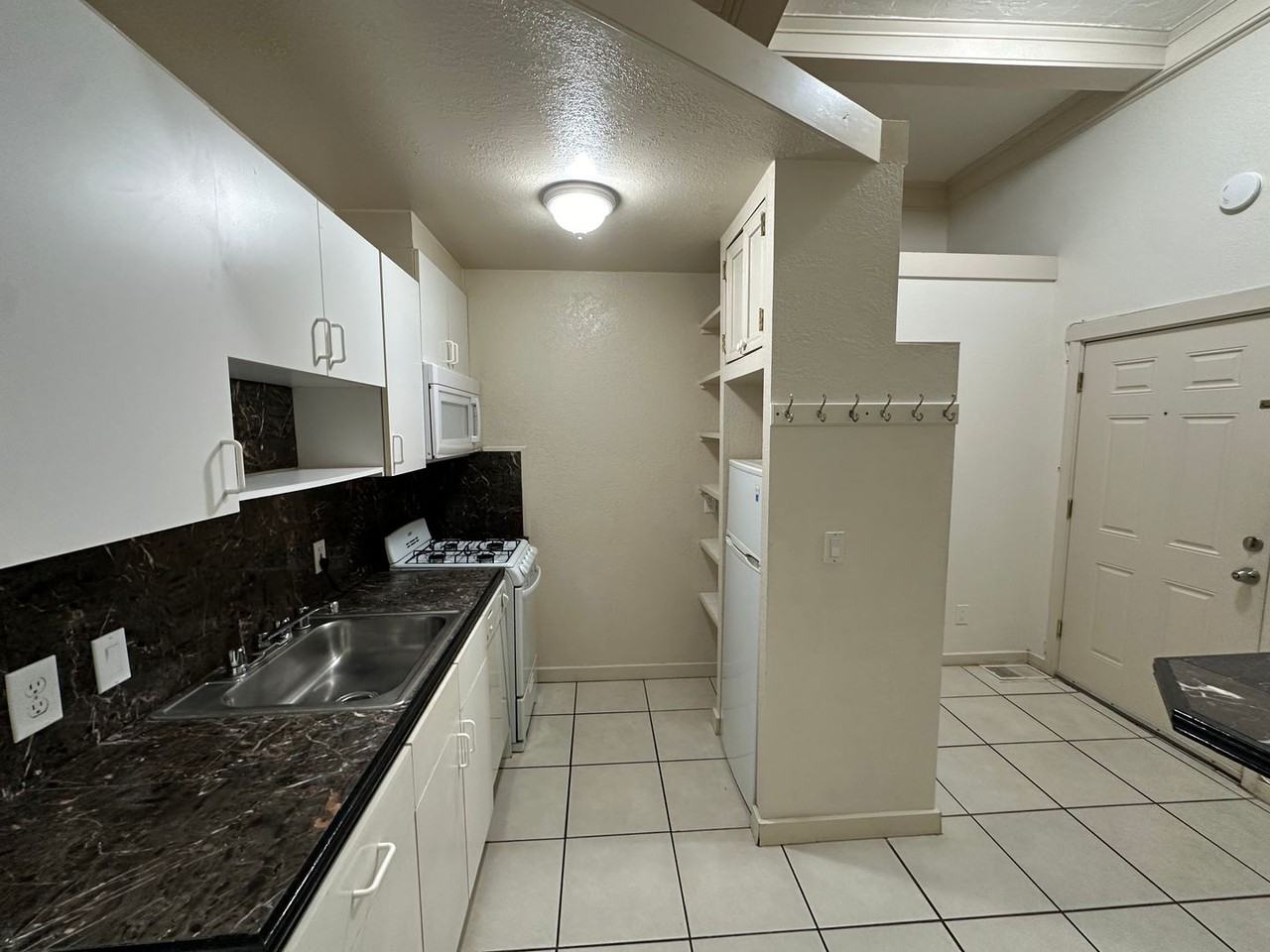 10701 San Pablo Ave - Photo 4 of 21