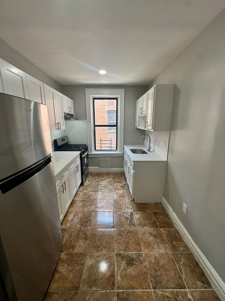 The Eagle - Photo 3 of 9