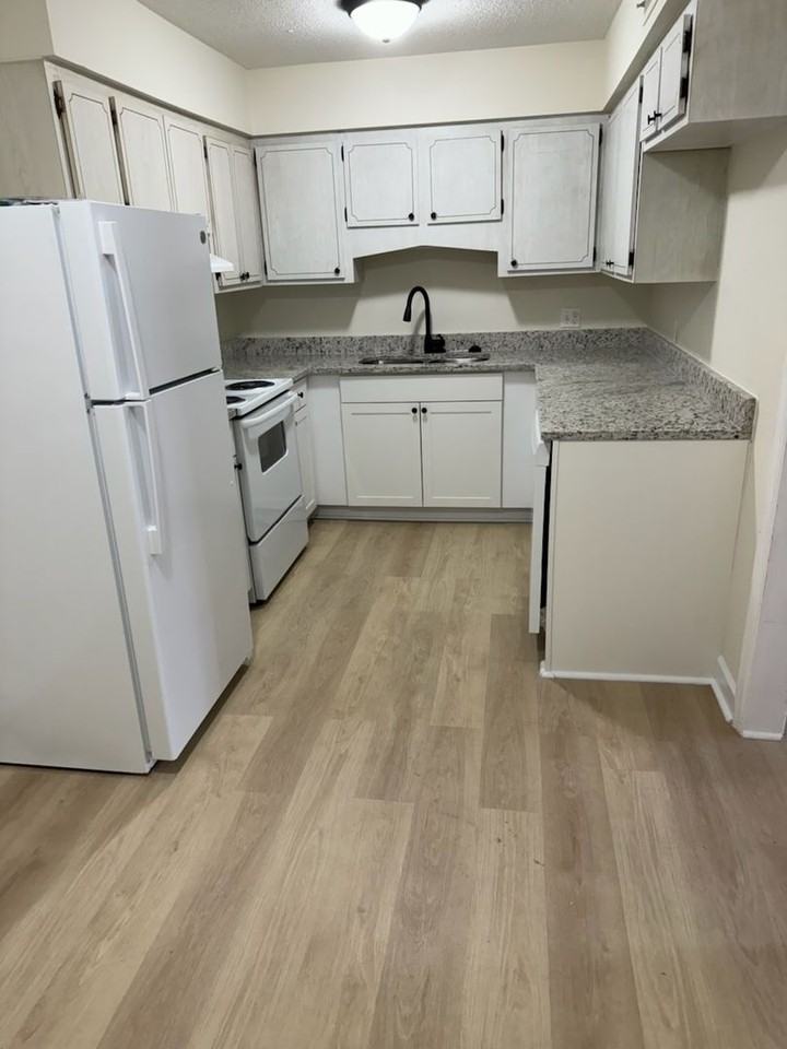 318 Rainbow Dr Apt D #Apt D
