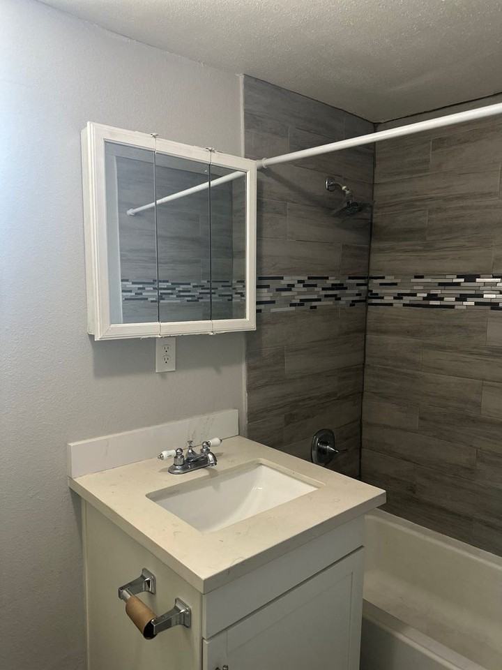 5113 5113 & 5123 N. 17th Ave. - 5113 - #2 - Photo 4 of 26