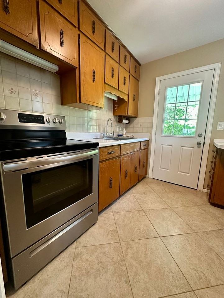 262 Beachview Dr Ne - Photo 2 of 12