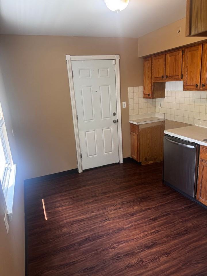 19203 Nitra Ave - Photo 3 of 10