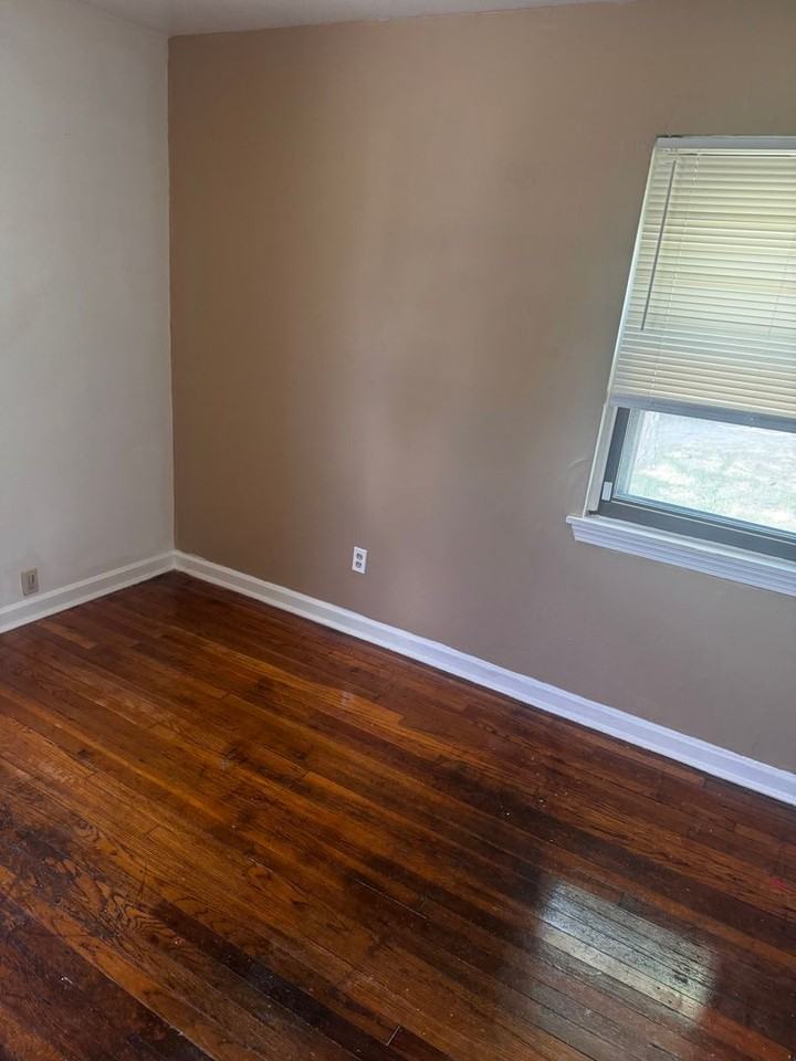 19203 Nitra Ave - Photo 6 of 10