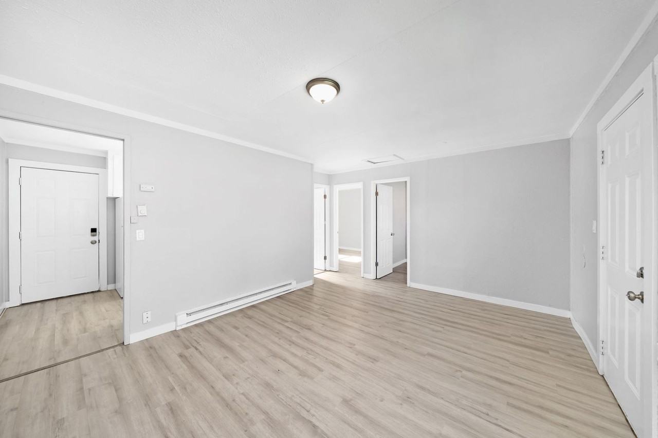 Eastgate Apartments - Photo 3 of 17