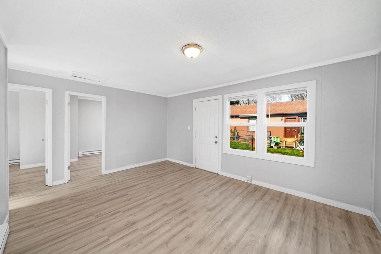 Eastgate Apartments - Photo 4 of 17