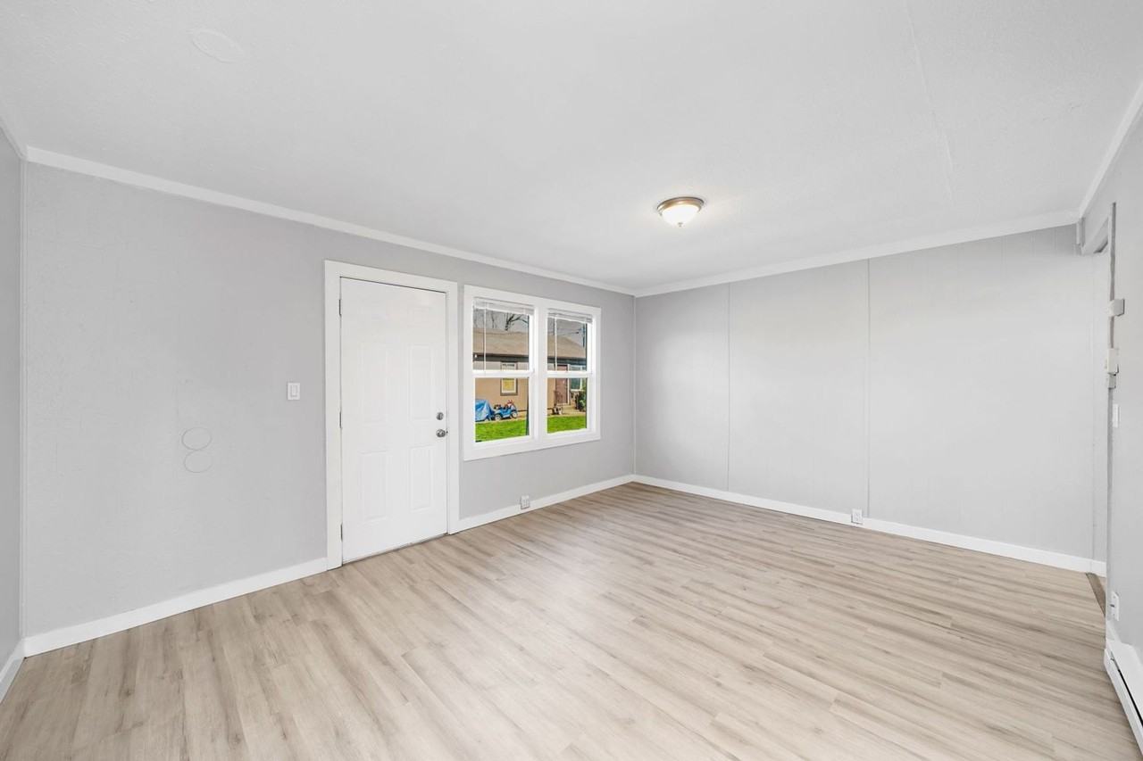 Eastgate Apartments - Photo 5 of 17