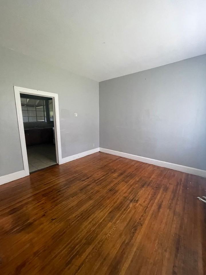 2715 Watson Dr - Photo 4 of 10