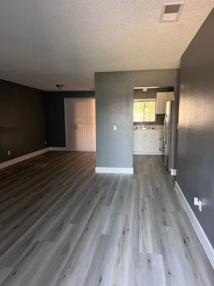 1116 W Prospect Ave - Photo 2 of 11