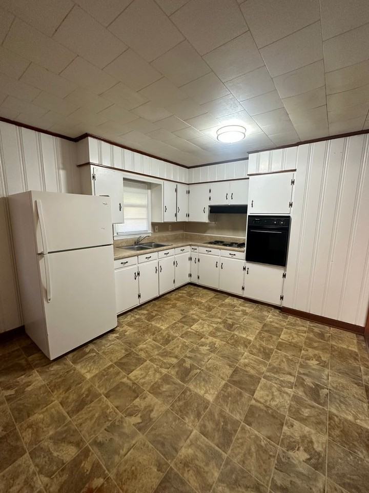 1408 Helen Ave - Photo 4 of 13