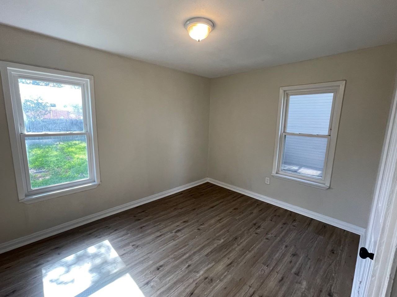 4001 S Hughes St - Photo 7 of 9