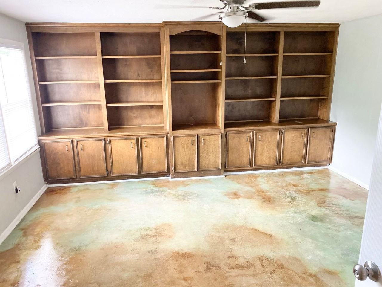 1910 Preston Dr - Photo 4 of 20