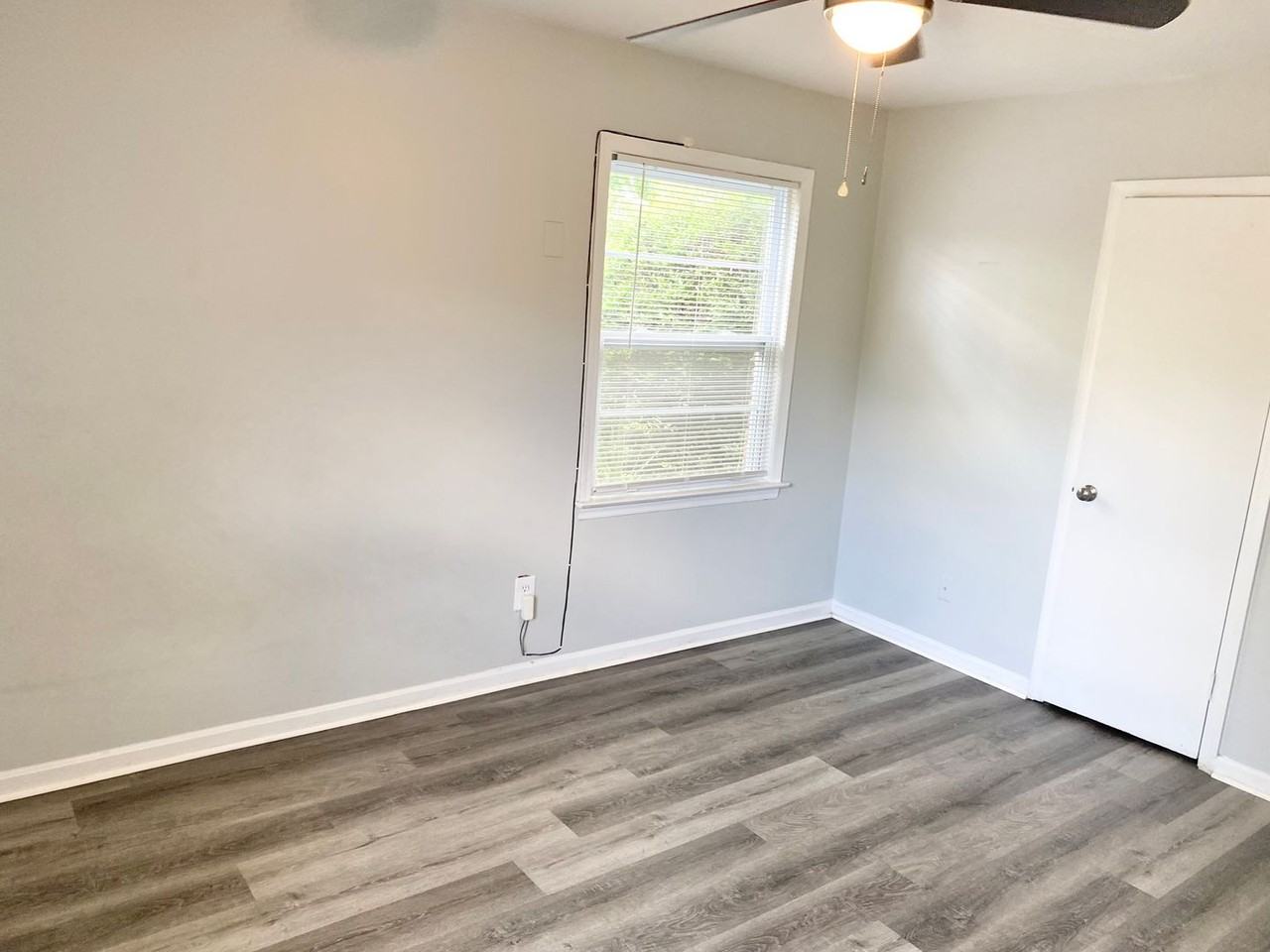1910 Preston Dr - Photo 5 of 20