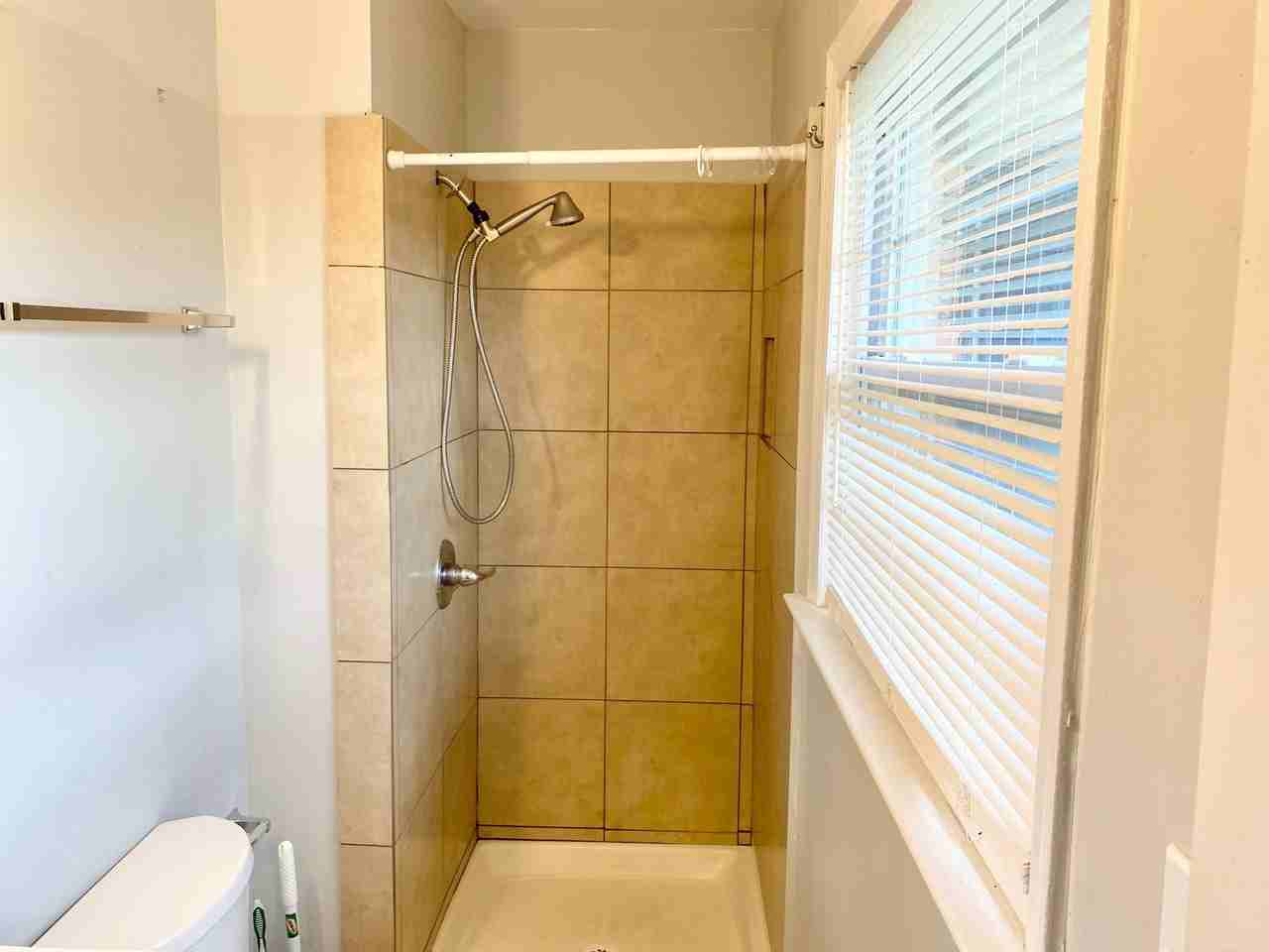 1910 Preston Dr - Photo 7 of 20