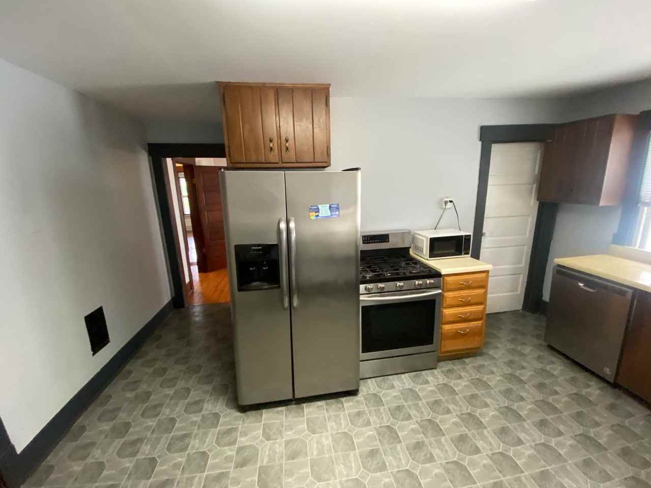 1427 S Washington St - Photo 4 of 21