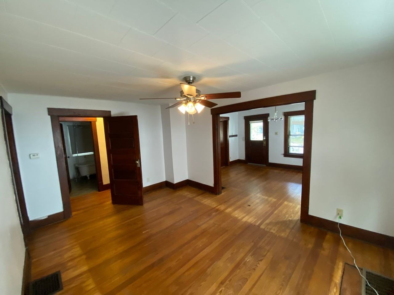 1427 S Washington St - Photo 6 of 21