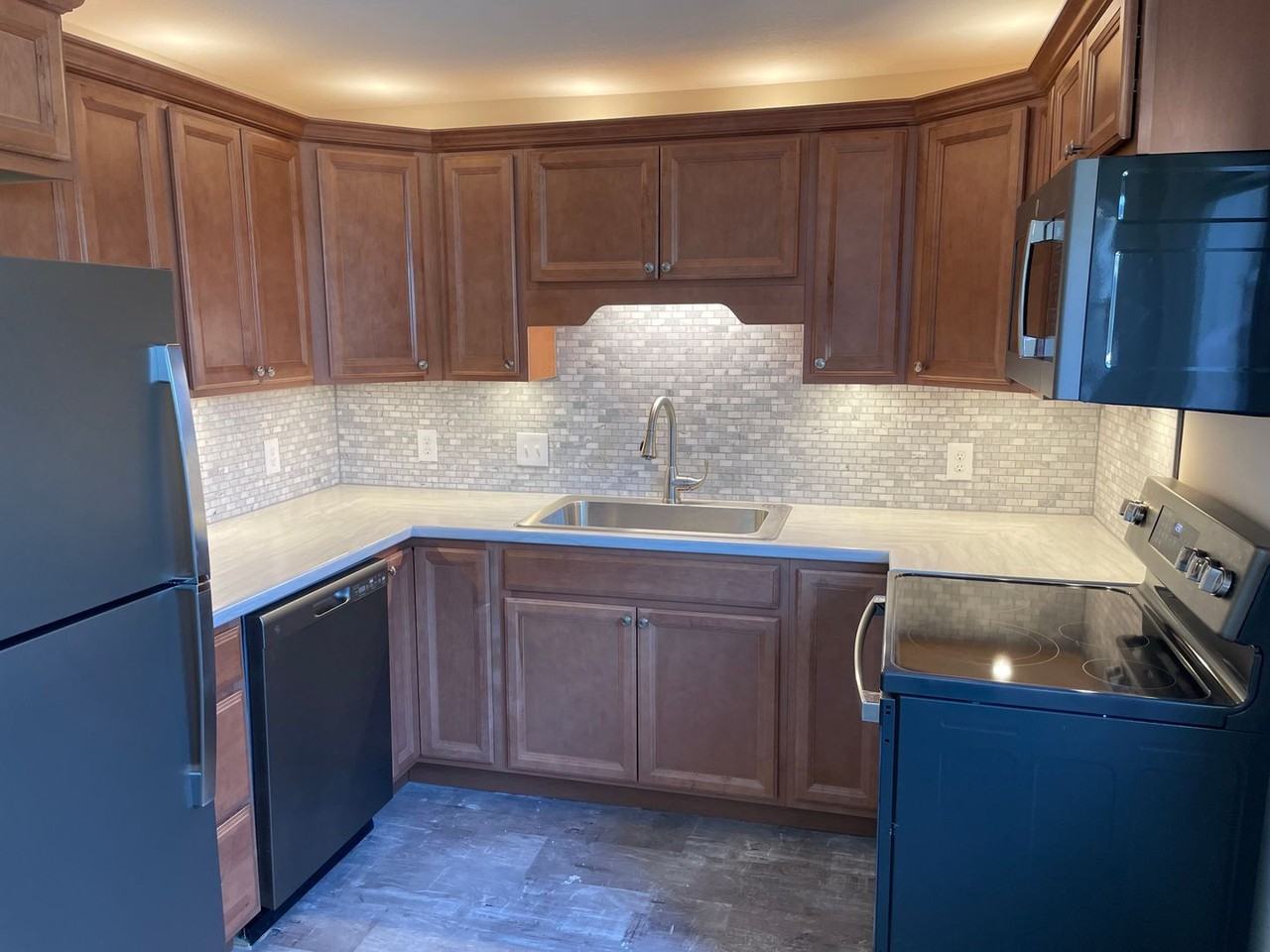 507 7th Ave - Photo 2 of 8