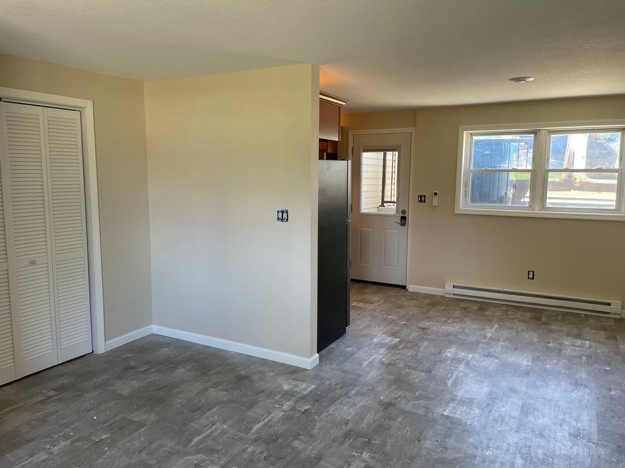 507 7th Ave - Photo 3 of 8