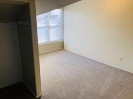 featured image of 400 N Holladay Dr