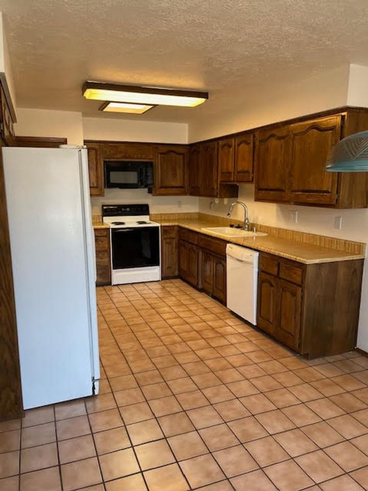 6329 Annapolis Dr Ne - Photo 7 of 15