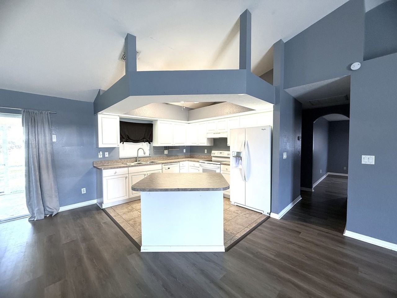 302 Nw 2nd Pl - Photo 4 of 24