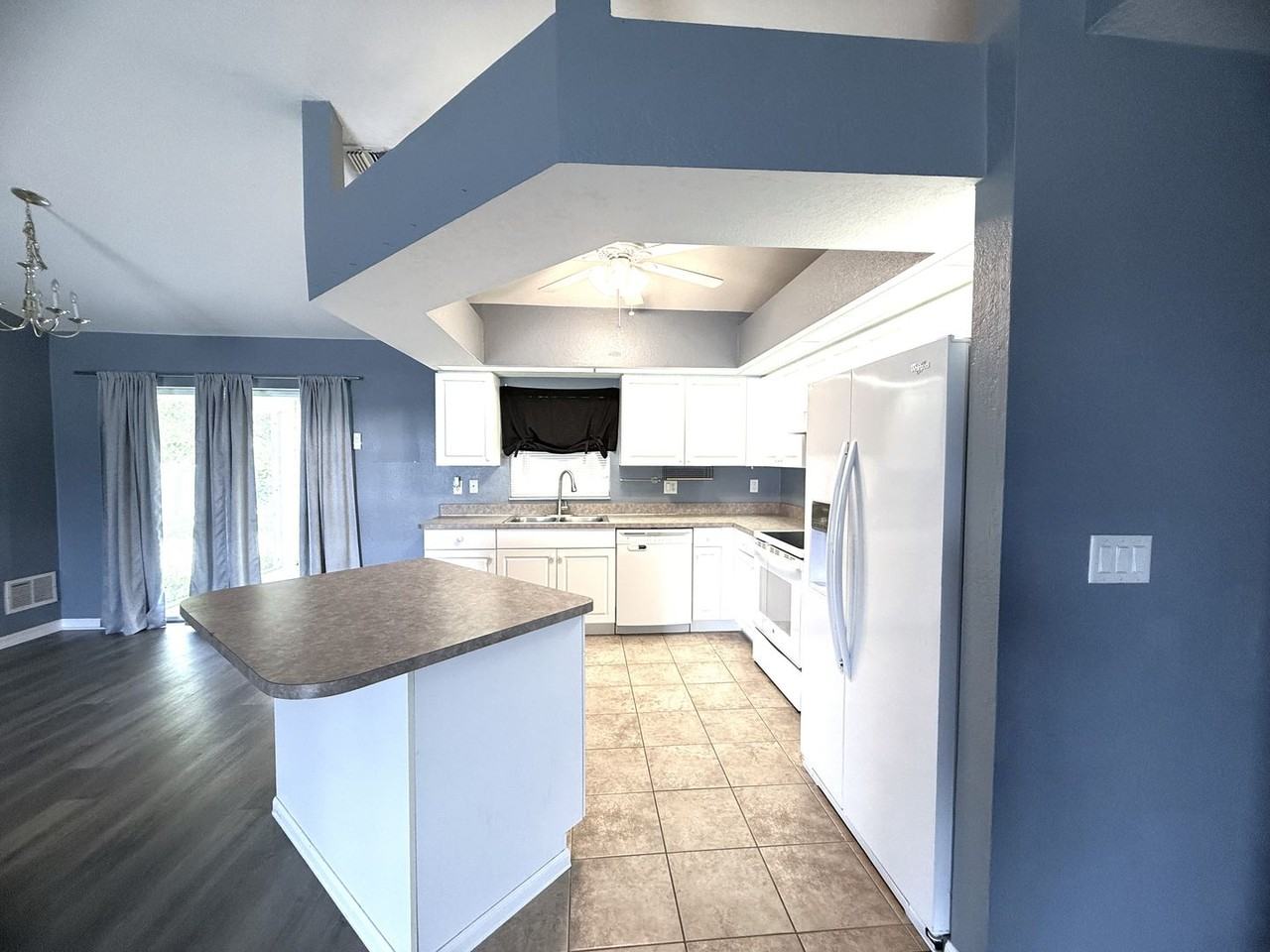 302 Nw 2nd Pl - Photo 5 of 24