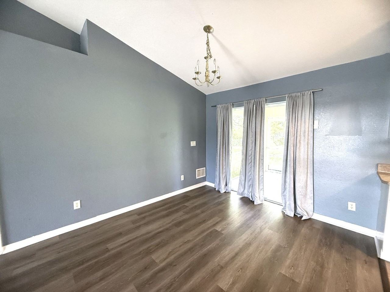 302 Nw 2nd Pl - Photo 6 of 24