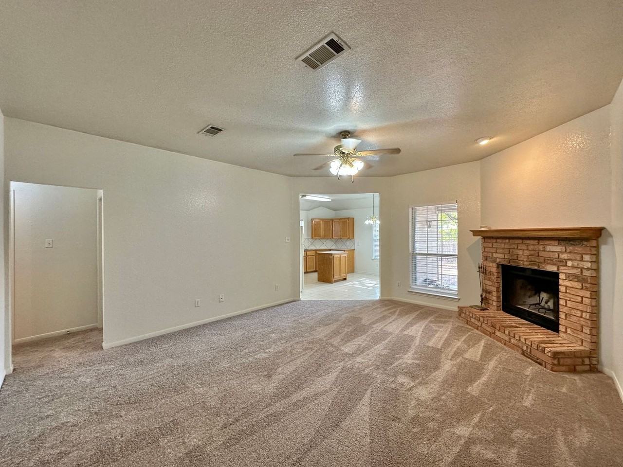 2208 Jay Dr - Photo 4 of 27