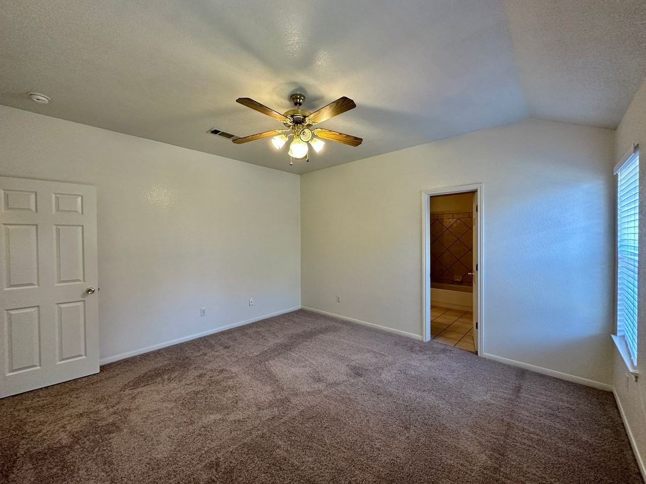 2208 Jay Dr - Photo 7 of 27