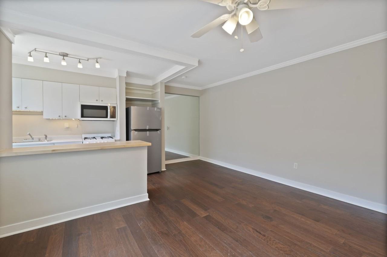 2130 N St Nw #107 - Photo 5 of 16