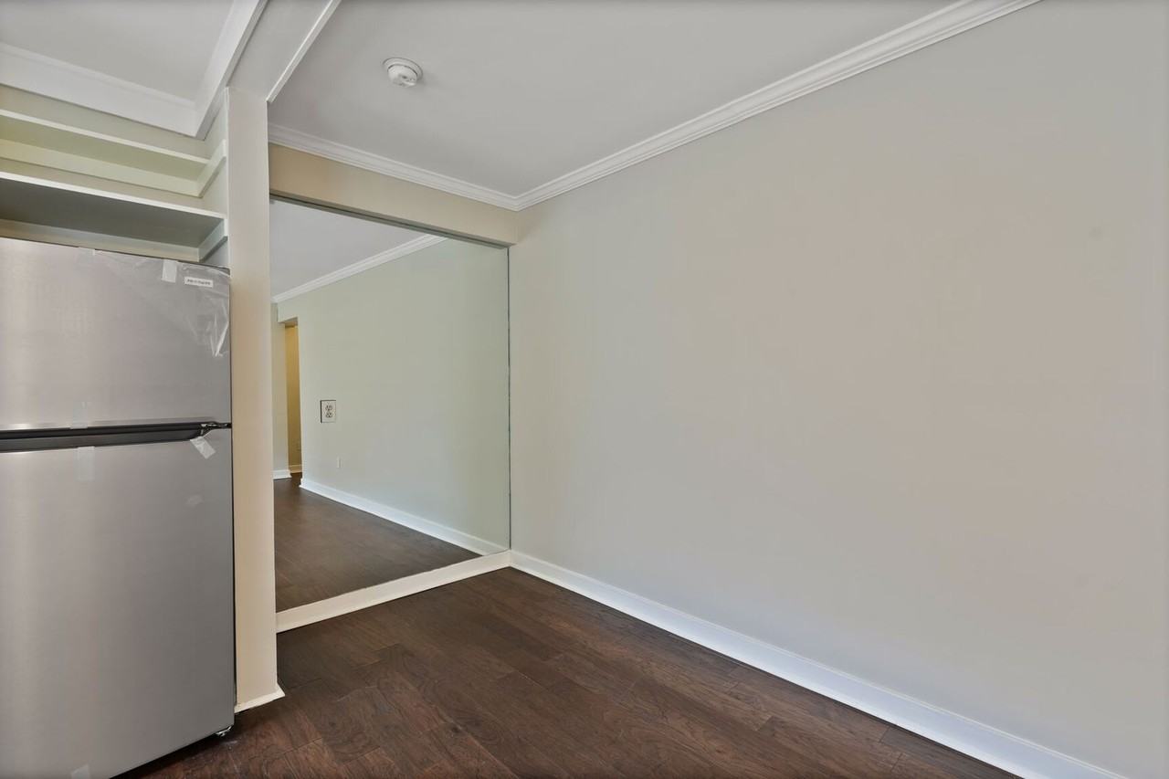 2130 N St Nw #107 - Photo 6 of 16