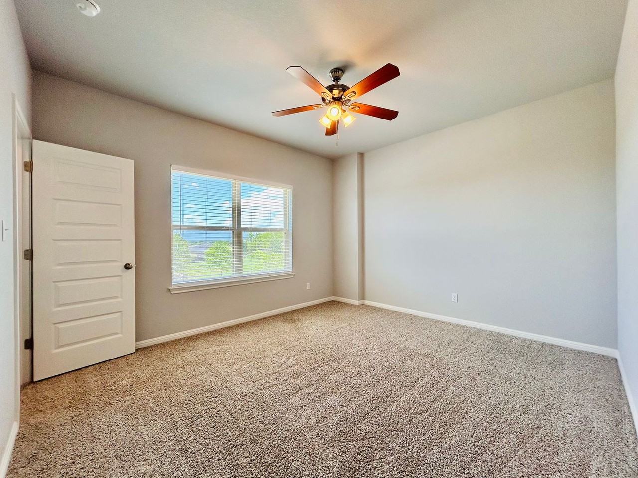 1156 Capra Ln - Photo 3 of 38