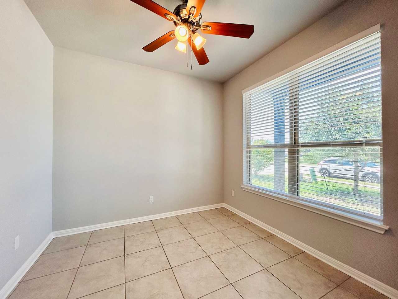1156 Capra Ln - Photo 6 of 33