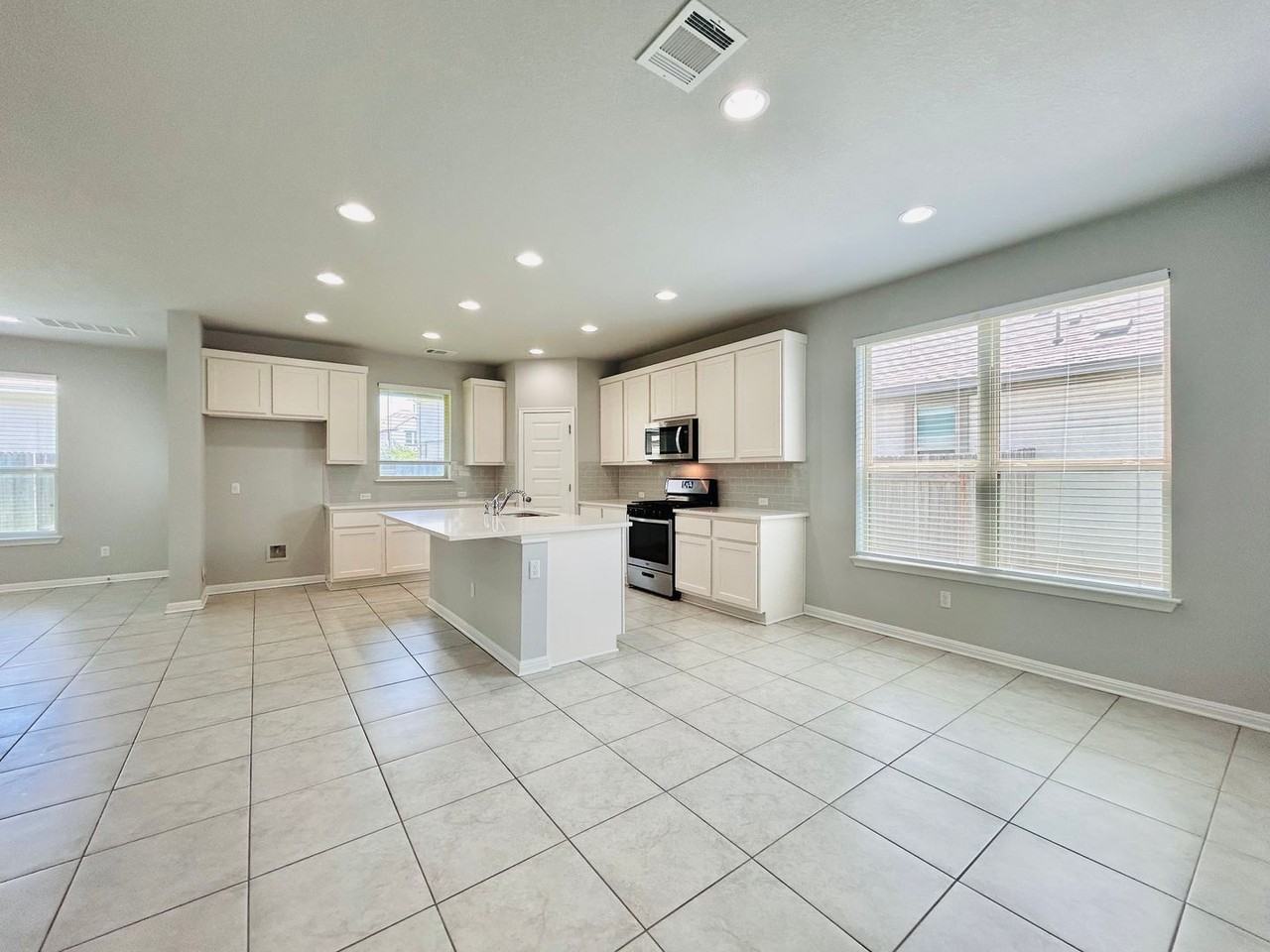 1156 Capra Ln - Photo 7 of 33