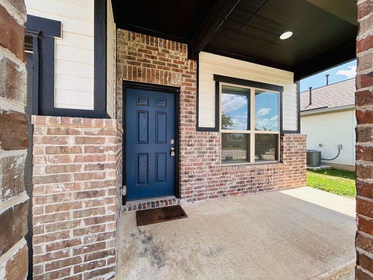 1156 Capra Ln - Photo 4 of 33