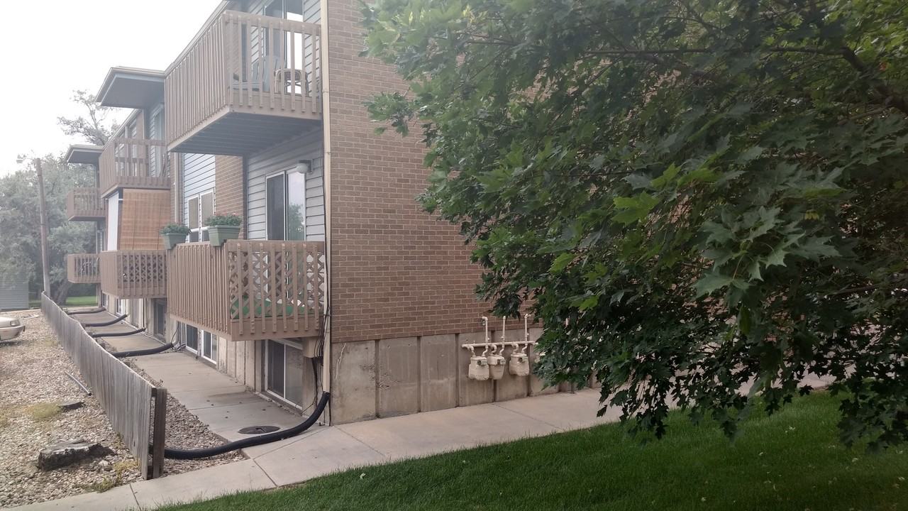 1612 Cottonwood Dr - Photo 3 of 19