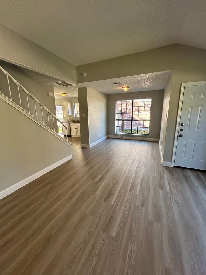 10348 Wood Heights Dr - Photo 6 of 19