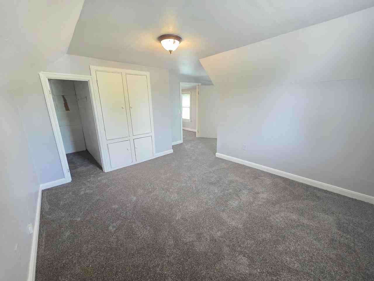 1711 Lincoln St - Photo 4 of 20